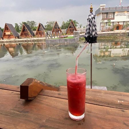 Resort & Resto Talaga Sundayana Subang Exterior foto