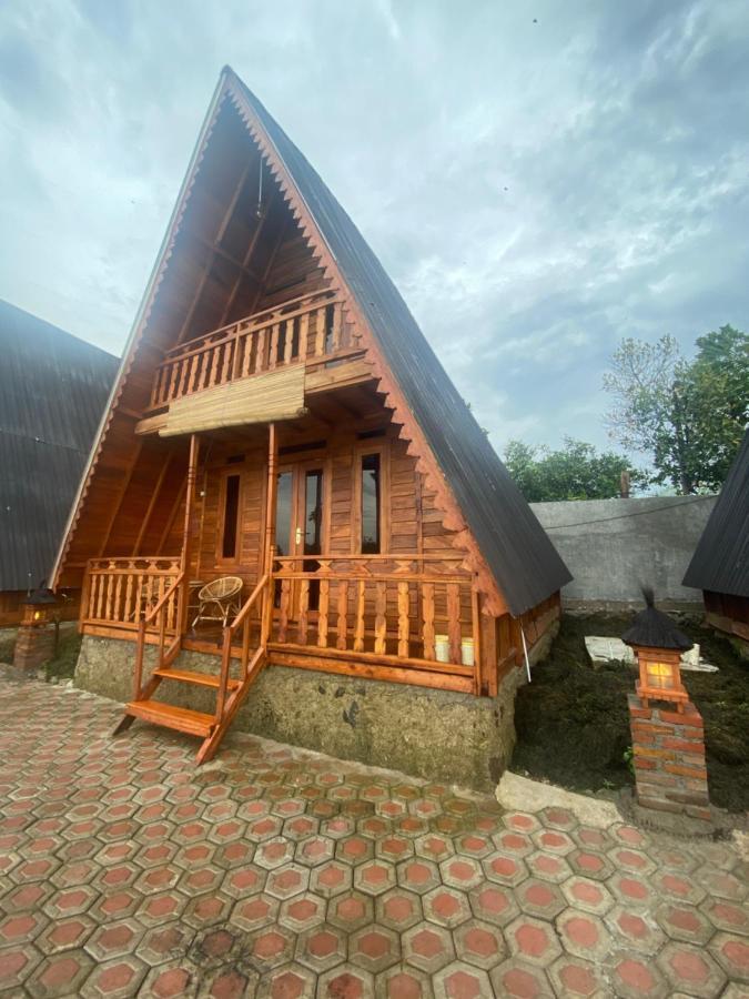Resort & Resto Talaga Sundayana Subang Exterior foto
